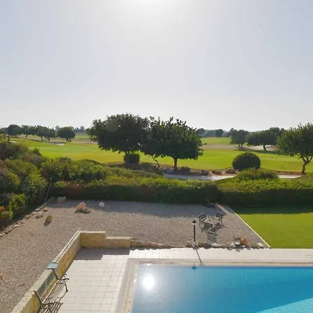 Fantastic Golf View Inia 26 On Aphrodite Hills Resort, Within Walking Distance To Centre فيلة *