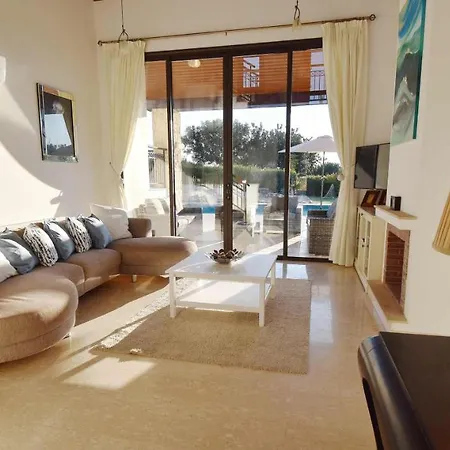 Fantastic Golf View Inia 26 On Aphrodite Hills Resort, Within Walking Distance To Centre فيلة